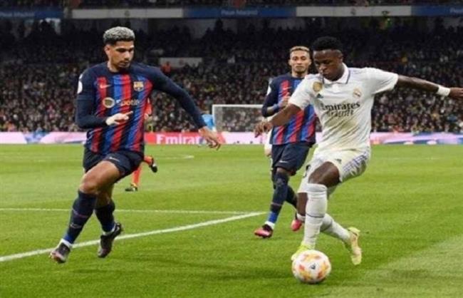 انطلاق قمة ريال مدريد وبرشلونة فى نهائى كأس السوبر الاسباني في جدة 