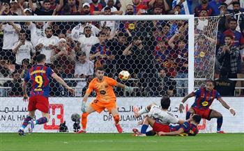نهائى كأس السوبر الإسبانى.. تعادل مثير بين برشلونة وريال مدريد في الشوط الأول 