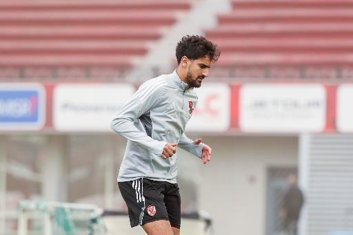 محمد علي بن رمضان ينتظم في التدريبات الجماعية للأهلي  