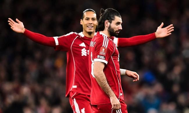 كأس إنجلترا.. ليفربول يتقدم على بارنسلي بهدف سوبوسلاي 