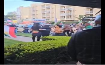 إعلام أمريكي: إصابة عدد من الأشخاص بعد دهس شاحنة متظاهرين إيرانيين في لوس أنجلوس