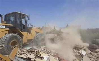 إزالة فورية لحالة تعد بالبناء على الأراضي الزراعية في دار السلام بسوهاج