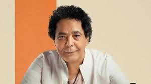 بعد تأجيل حفلته بدبي.. تطورات الحالة الصحية للكنيج محمد منير 