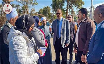 بطول 2.1 كم.. محافظ سوهاج يتفقد أعمال رصف طريق مدخل قرية إدفا