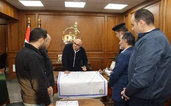 محافظ القليوبية يعقد اجتماعاً لدراسة الحلول المقترحة لإنهاء أزمة التكدس المروري بمدينة بنها