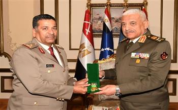 الفريق أول عبد المجيد صقر يلتقى وفد من الإتحاد العربى للرياضة العسكرية