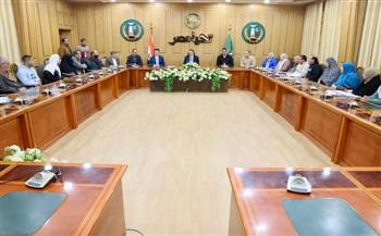 محافظ المنوفية يستجيب لمواطن مريض" داء الفيل " ويوفر له كرسي متحرك 