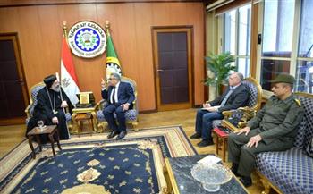 محافظ الدقهلية يستقبل وفد الكنيسة في إطار الاحتفالات بالعام الميلادي الجديد 