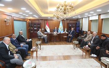 محافظ كفر الشيخ: فحص شكاوى الأهالي وموقف أراضي قرى بر بحري في نطاق 200 متر 