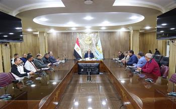 محافظ كفرالشيخ: مناقشة إجراءات إنهاء معوقات بعض المشروعات المتوقفة بالمحافظة