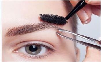 هل تنظيف الحاجب عند الكوافير يُعد من النمص المحرم؟.. أمين الفتوى يجيب