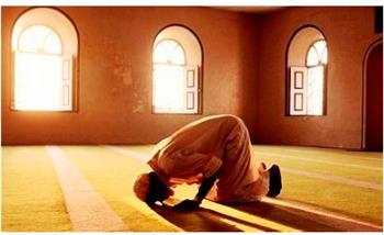 كيف تجلّت رحمة النبي بأمته في فريضة الصلاة؟.. أستاذ فقه بالأزهر يجيب