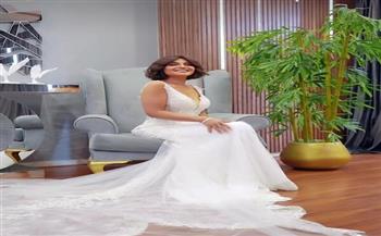 منة فضالي تثير الجدل بعد ظهورها بفستان زفاف