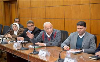 محافظ الدقهلية يترأس اجتماعًا موسعًا لمتابعة توصيل مرافق «هابي لاند» ورفع كفاءة محطة صرف صحي