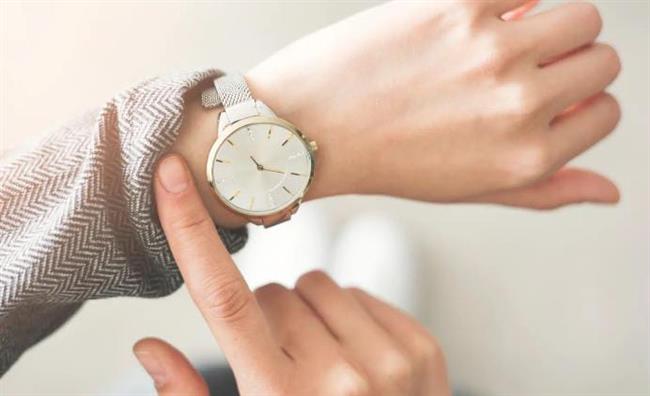 هل تفضلين ارتداء ساعة اليد؟.. سمات شخصية تميزك