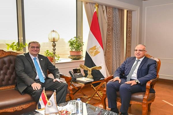وزير الري يبحث مع رئيس "التنظيم والإدارة" مقترحات التطوير المؤسسي بالوزارة