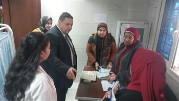 مدير التأمين الصحي بسوهاج يتفقد عيادة الوفاء الشاملة ويوجه بتحسين الخدمات المقدمة للمواطنين