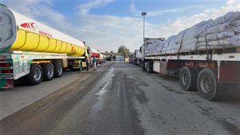 قافلة "زاد العزة" الـ115 تدخل إلى الفلسطينيين في قطاع غزة