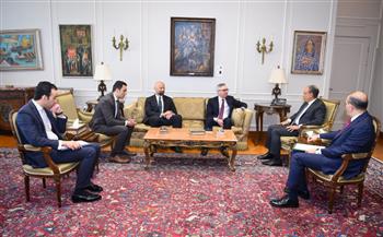 وزير الخارجية يؤكد الأهمية التي توليها الحكومة لتمكين القطاع الخاص وجذب المزيد من الاستثمارات الأجنبية 