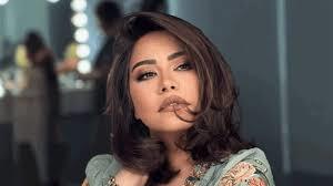 من شيرين إلى لقاء الخميسي.. أزمات نجمات تشغل السوشيال ميديا