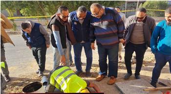 رئيس مياه سوهاج يتفقد محطات مياه الشرب ووصلات الصرف الصحى بالمراغة 