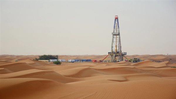 موقع إفريقي يسلط الضوء على الاكتشافات الجديدة من البترول والغاز بالصحراء الغربية بمصر