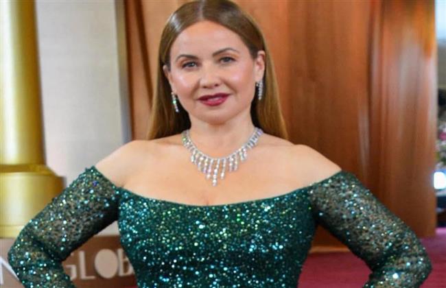 ريا أبي راشد بتصميم براق في الـ Golden Globes