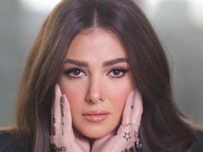 عرض مسرحية «أنستونا» على احدى المنصات