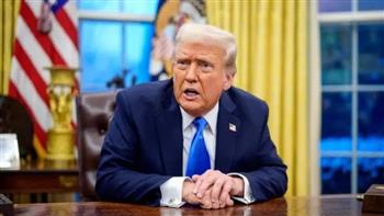 "أسوشيتد برس": ترامب يؤجل موقتًا التحرك العسكري ويستكشف نوايا إيران في خضم التظاهرات