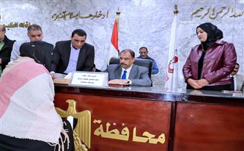 محافظ سوهاج يعقد اللقاء الجماهيري الأسبوعي لتلبية احتياجات وطلبات المواطنين