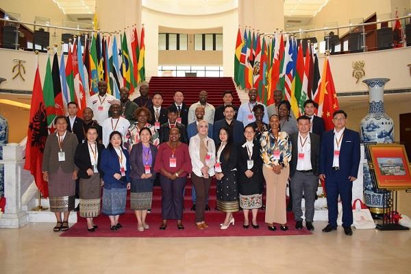 «الصحة» استفادة 72 من الكوادر الطبية من المنح التدريبية الخارجية خلال عام 2025