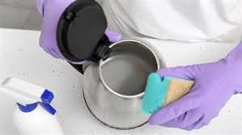 لربات البيوت.. طرق آمنة لتنظيف الغلاية الكهربائية من الترسبات الكلسية