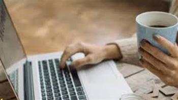 للموظفات.. طرق لجعل أيام العمل أكثر إشراقًا ونشاطاً في الشتاء