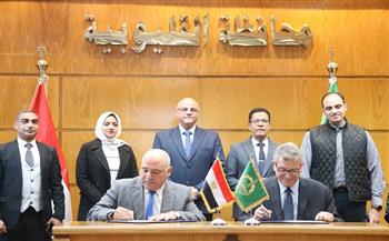 محافظ القليوبية ورئيس جامعة بنها يشهدان توقيع بروتوكول تعاون طبي للارتقاء بالخدمات الصحية