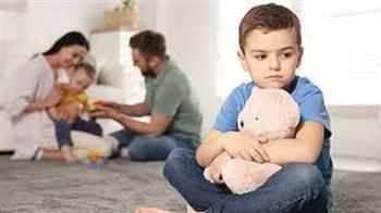 لماذا تؤثر التفرقة بين الأبناء على نفسيتهم؟.. خبراء تربية يوضحون