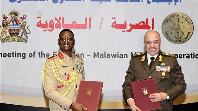 رئيس أركان حرب القوات المسلحة يلتقي قائد قوات الدفاع المالاوي