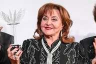 ليلى طاهر تهاجم مروجي شائعة وفاتها: الموت حق لكن مستعجلين ليه؟