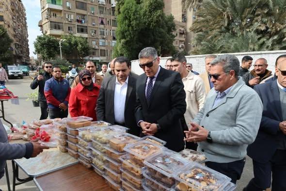 محافظ الجيزة يفتتح سوق اليوم الواحد بشارع الصوامع في حي إمبابة 