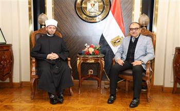 وزيرا الأوقاف وقطاع الأعمال العام يبحثان تعزيز التعاون المشترك