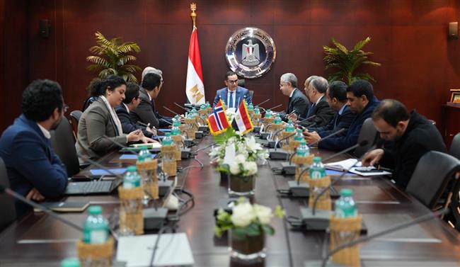وزير الاستثمار يستعرض مع سفير النرويج والرئيس التنفيذي لشركة «سكاتك» مشروعاتها بالسوق المصري