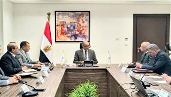 نائب وزير الإسكان يوجه بتعزيز متابعة المقاولين وتحسين كفاءة تنفيذ مشروعات المياه