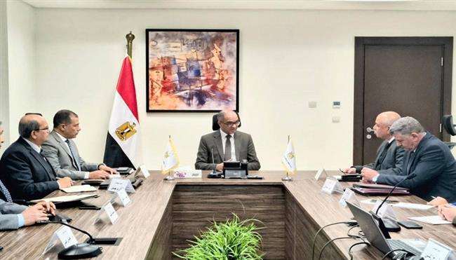 نائب وزير الإسكان يوجه بتعزيز متابعة المقاولين وتحسين كفاءة تنفيذ مشروعات المياه  
