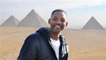 تشمل أبي الهول ومقابر العمال.. جولة ويل سميث من داخل الأهرامات في مصر