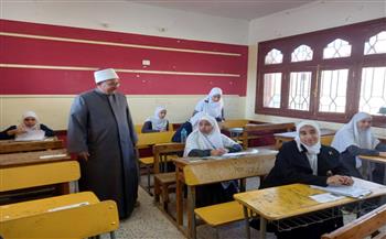 بإجمالي ٣٤ لجنة.. محافظ الوادي الجديد: انطلاق امتحانات الشهادتين الإبتدائية والإعدادية الأزهرية