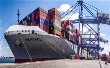 ميناء دمياط يتداول 16 سفينة للحاويات والبضائع العامة