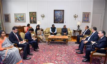 وزير الخارجية ووزير الدولة للشئون الخارجية الهندي يؤكدان التطور اللافت في العلاقات الثنائية