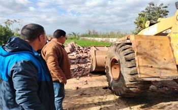 إزالة فورية في المهد لحالة بناء مخالف بكفر المنازلة  في دمياط