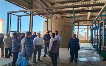 رئيس مياه الشرب بالبحر الأحمر يواصل متابعته الميدانية ويتفقد مواقع الشركة بالشلاتين