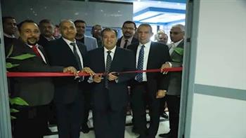 رئيس جامعة قنا يفتتح قسم طب وجراحة العيون الجديد بالمستشفى الجامعي