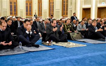 تزامناً مع ذكرى الإسراء.. الرئيس السيسي يؤدي صلاة الفجر ويفتتح مسجد العزيز الحكيم